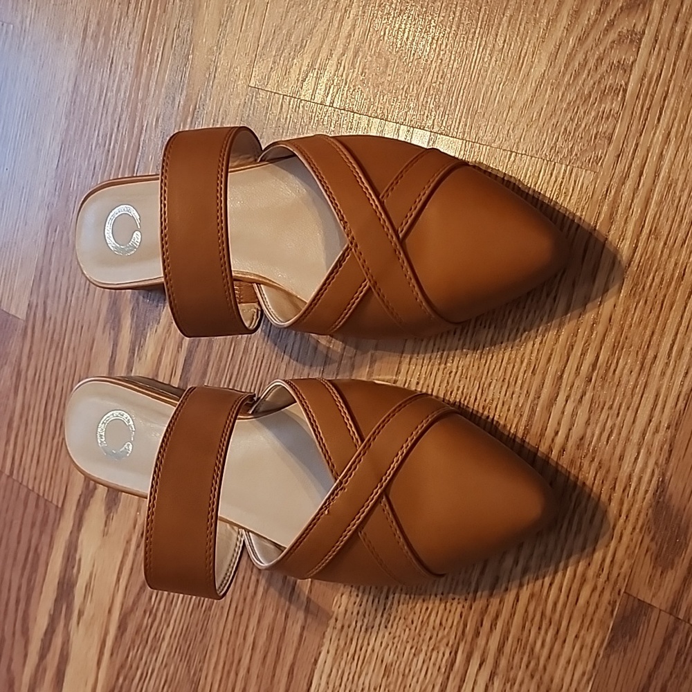 Tan mules